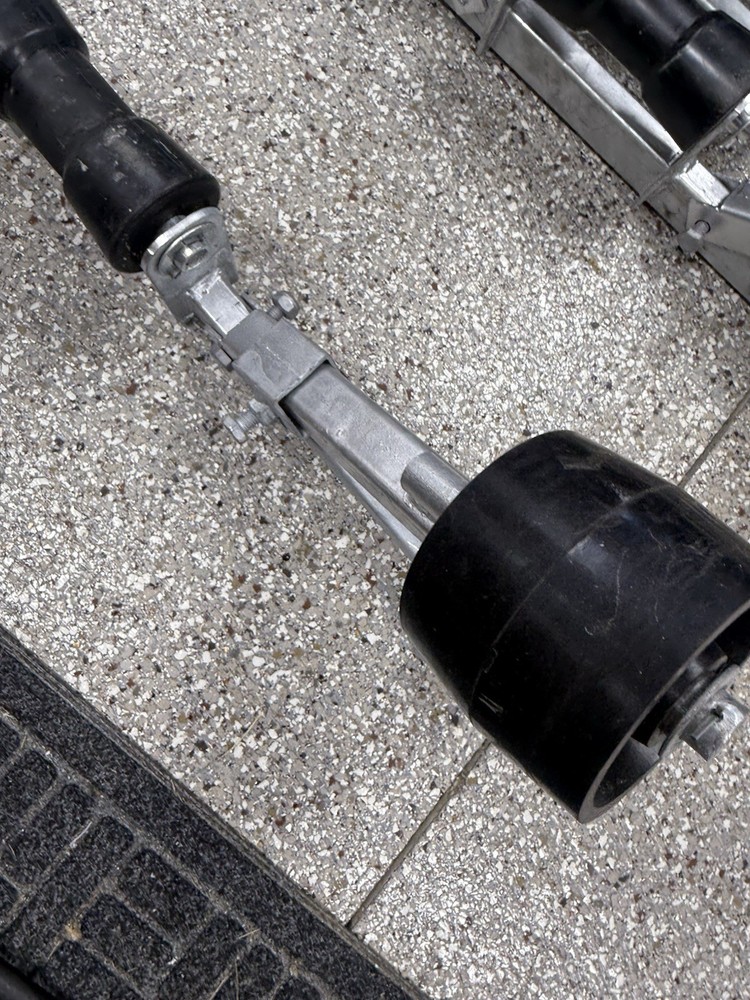 Boat Trailer Bottom Support Bracket with Keel Rollers capacity 1102 lbs