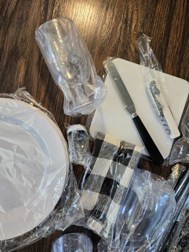 WILLOW WOODS Picnic Place Setting for Four NEW IN OPENED BOX