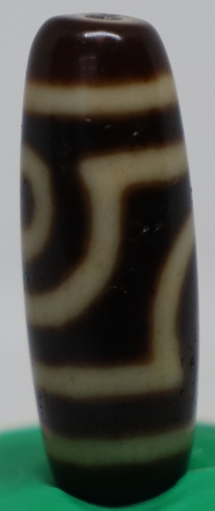 beautiful ancient two eyes agate bead size 30.2mm/10.7mm