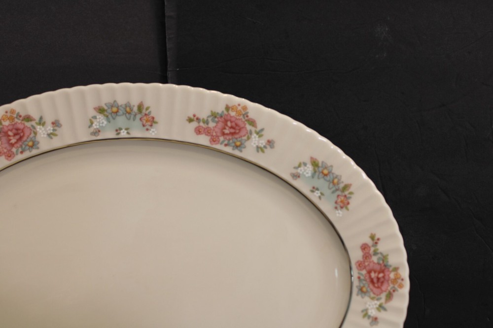 LENOX SACHET 13 1/2" OVAL PLATTER
