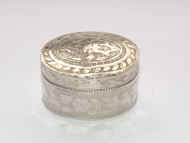EASTERN SOLID SILVER STERLING BOX, SILVER PILL BOX, SILVER RING BOX c1970