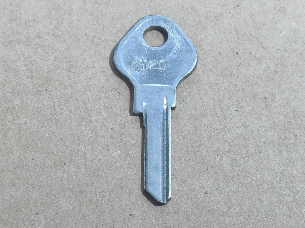 Vintage Curtis Blank Key Y-20 Uncut