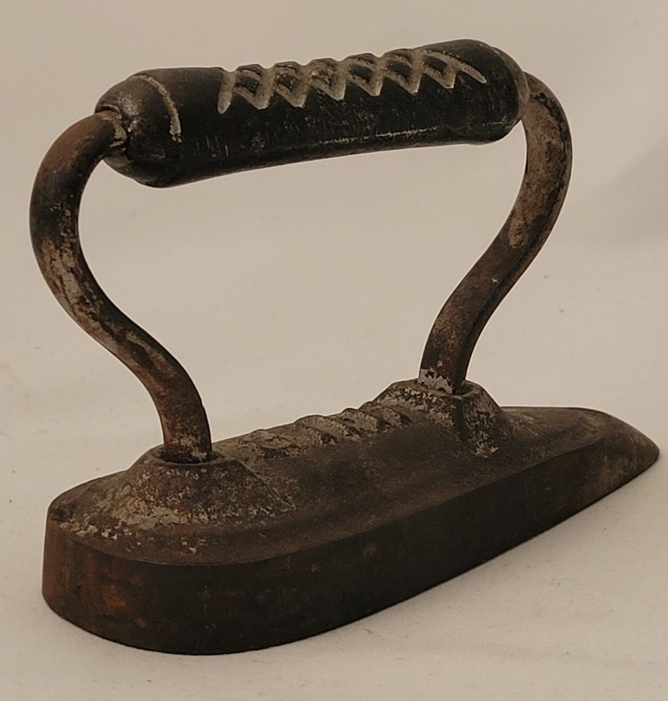 Antique Cast Iron "HUB" Clothes Flat Iron