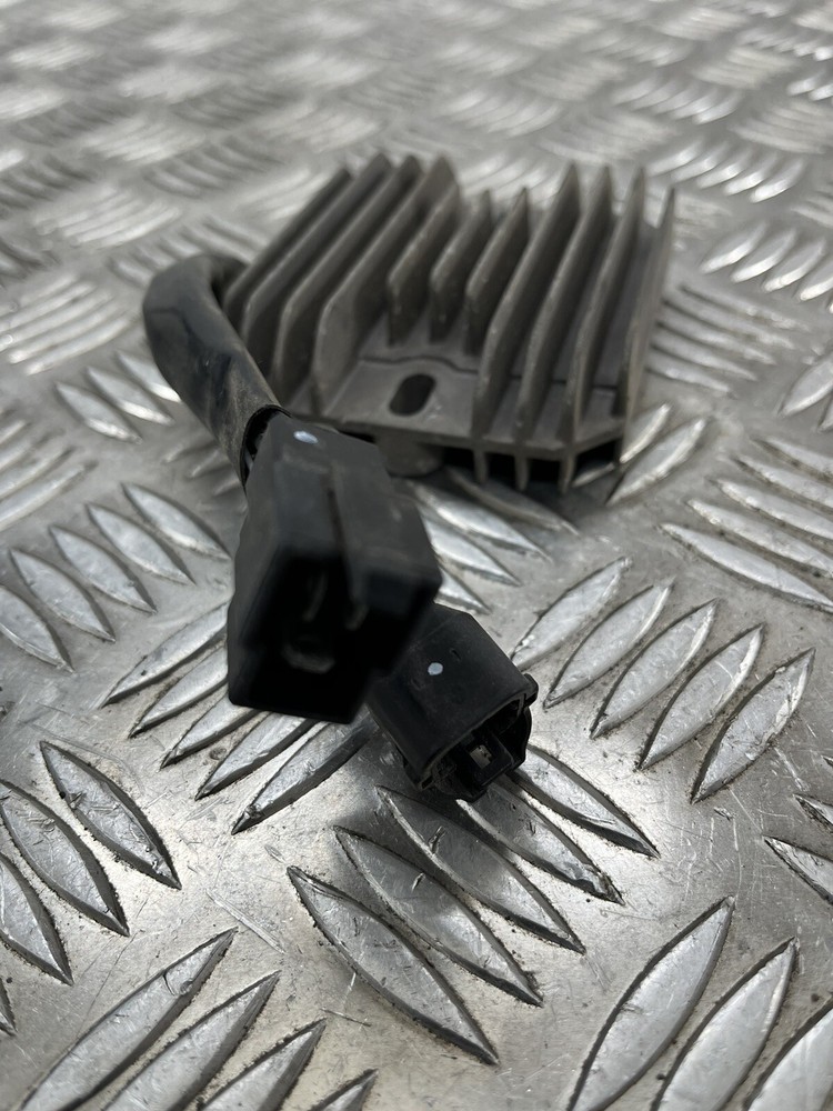 Suzuki SV 650 S 2004 voltage regulator rectifier 2003 - 2006