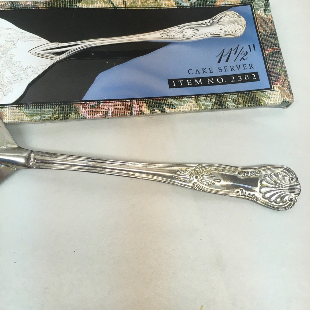 Etched Ornate Wedding Or Celebration Cake Server