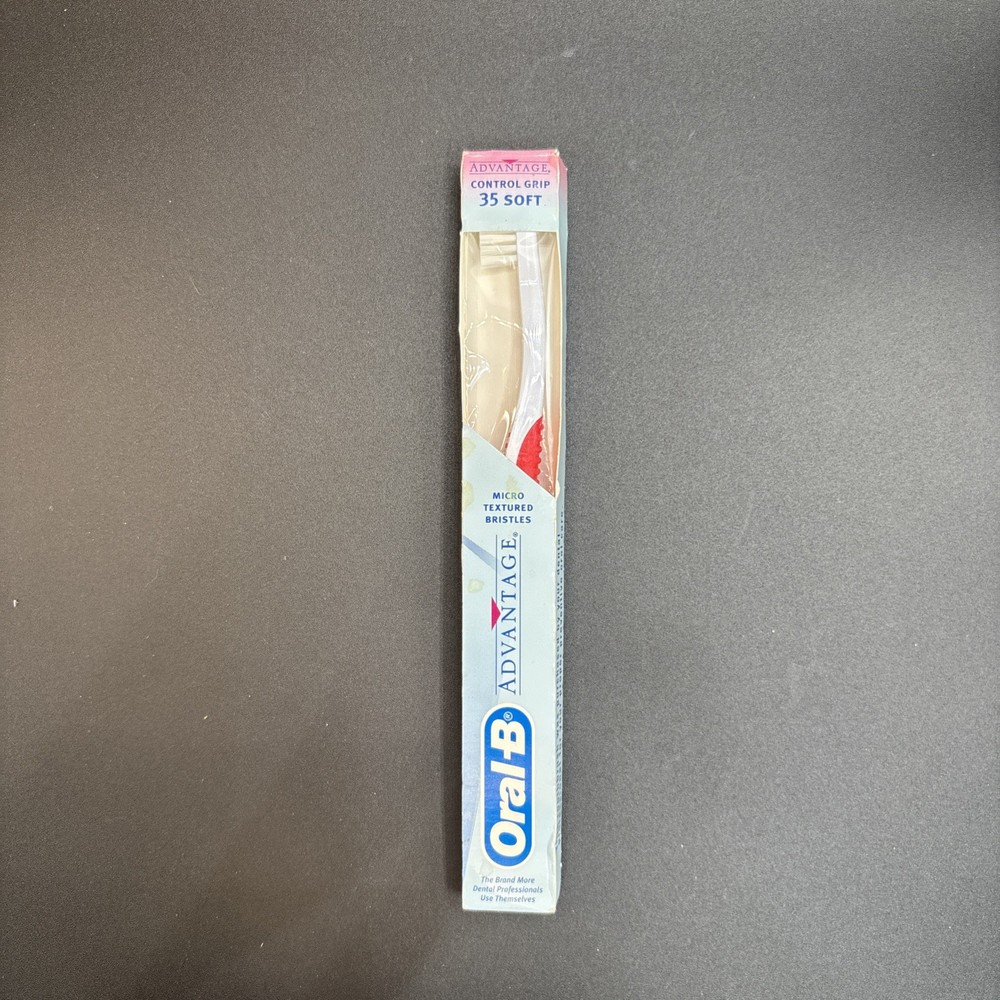 Vintage 1996 Oral-B Advantage 35 Soft-Control Grip-New In Package