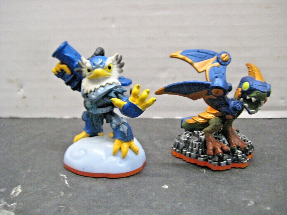 Skylanders Video Game Characters "Jet-Vac" Wind Element & "Drobot" Tech Element