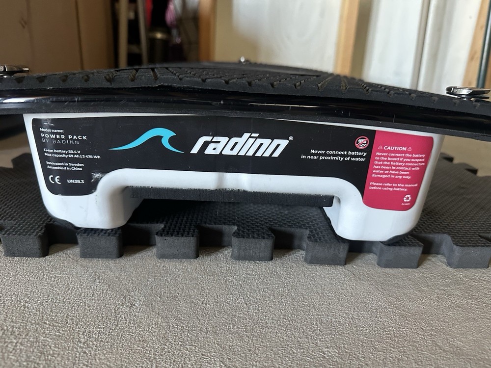 Needs Work - Please Read - Radinn Extended Range Battery & Charger!