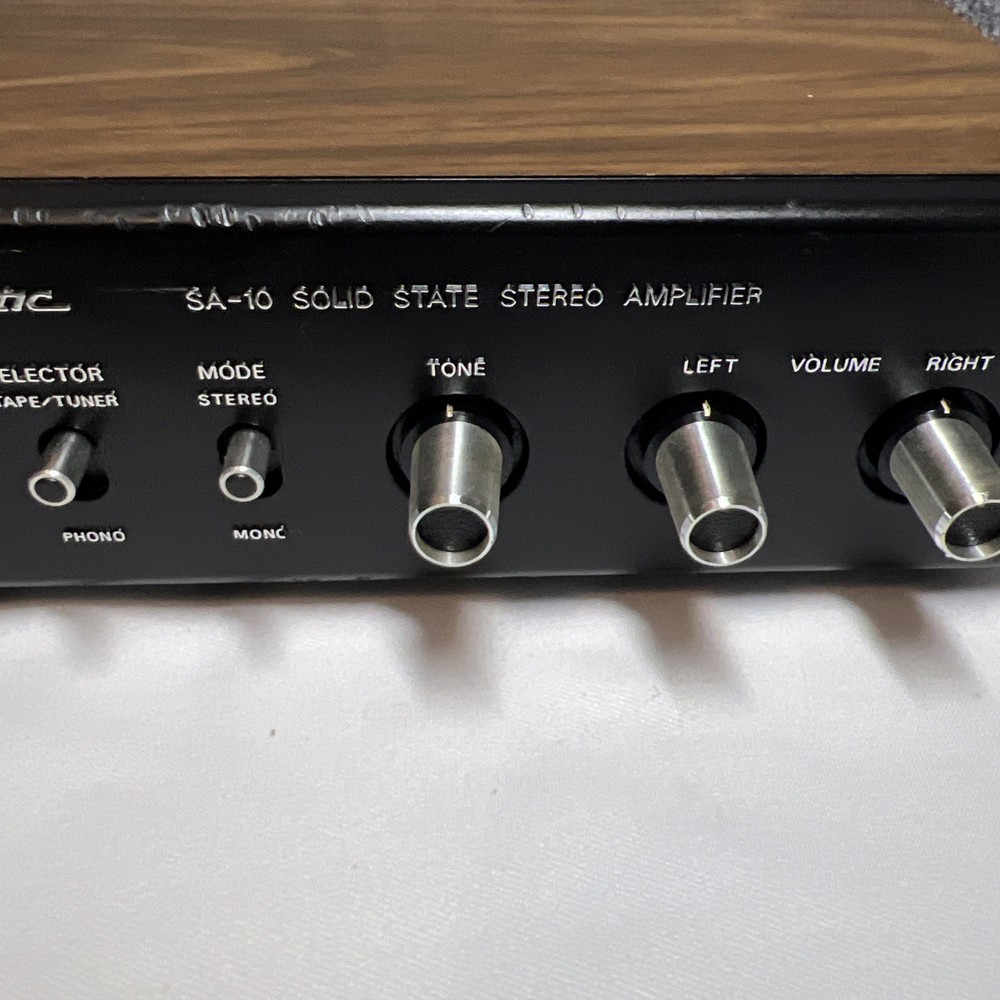 Realistic SA-10 Solid State Stereo Amplifier Model 31-1982B