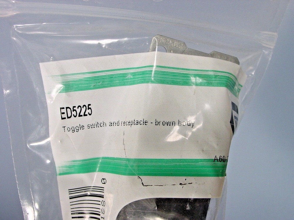 *Diversitech ED5225 TOGGLE SWITCH & RECEPTACLE with Indicator, 15 A