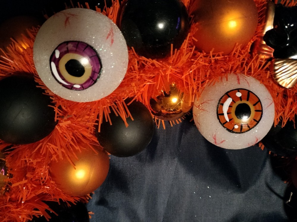 Halloween Wreath lighted eyeballs ceramic witches