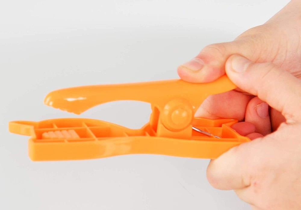 3 Set (Ct) Orange Glasses Beach Towel Clips