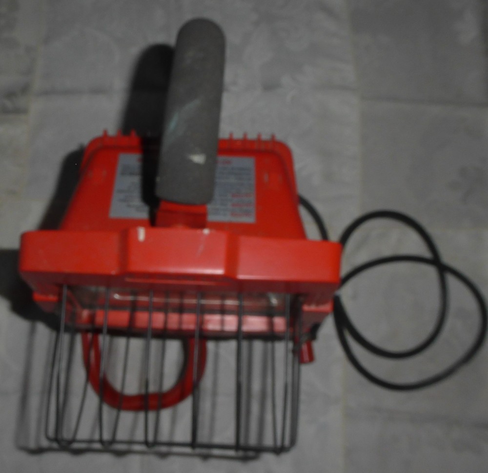 RightLight 120 Volt / 60HZ / 500 Halogen Work Light