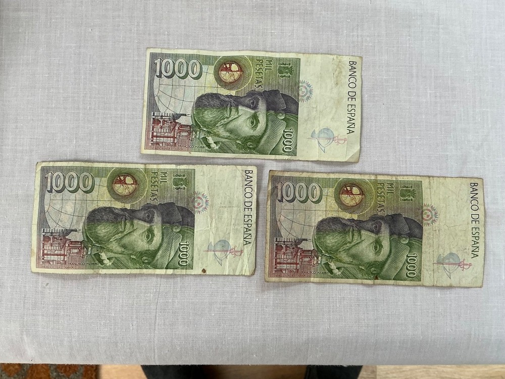 3 x 1992 Spanish 1000 Peseta Notes