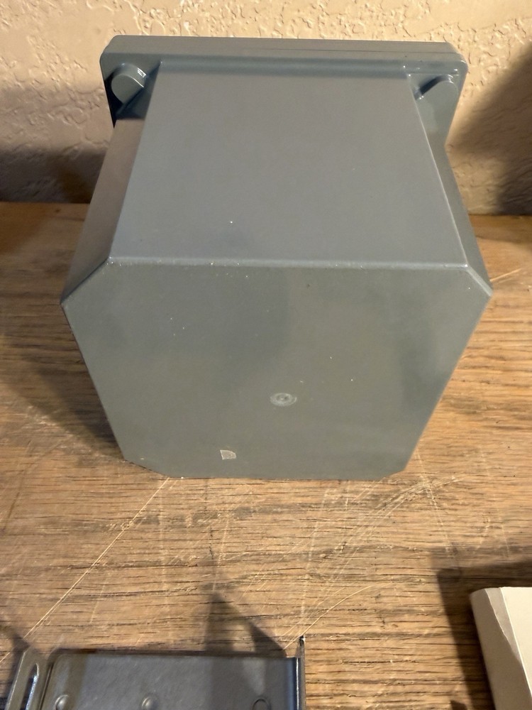 GREAT LAKES INSTRUMENTS CONDUCTIVITY ANALYZER W/ MANUAL 115V MODEL 672E