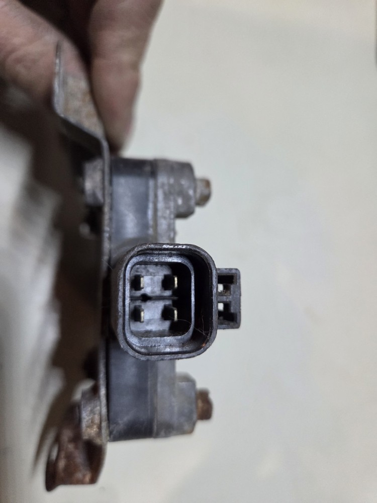 22020 85m00 Nissan Ca18 Igniter Module