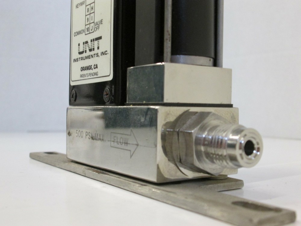 Unit UFC-1000, MFC, Mass Flow Controller, H2, 20 SLM, Used