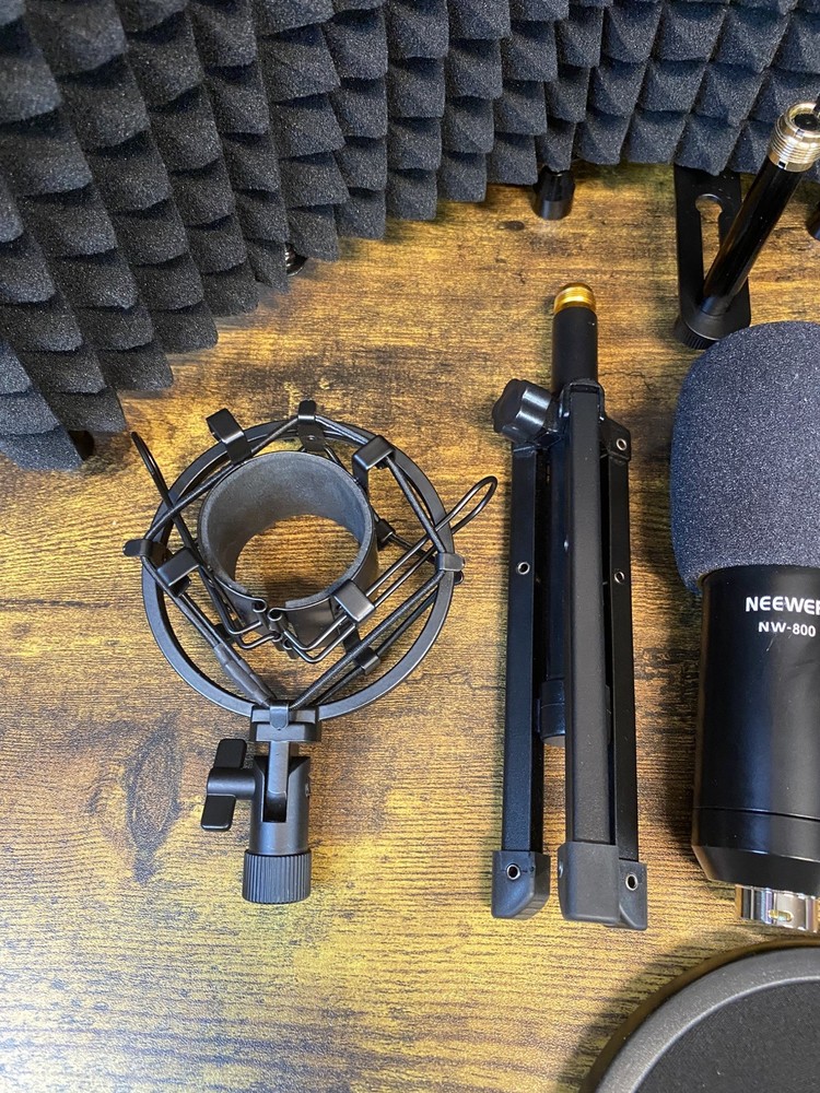 PODCAST GEAR - Studio Microphone Isolation Shield, Neewer NW 800 Microphone, Etc