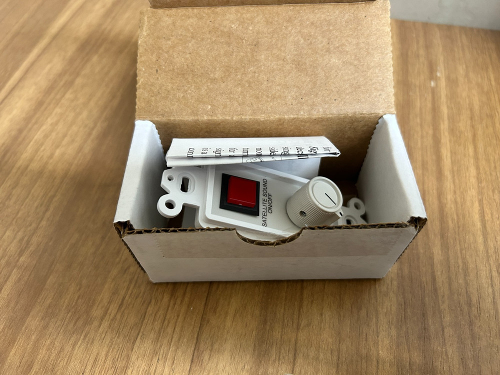 EMTECH BLU-CSW WHITE Satellite Control