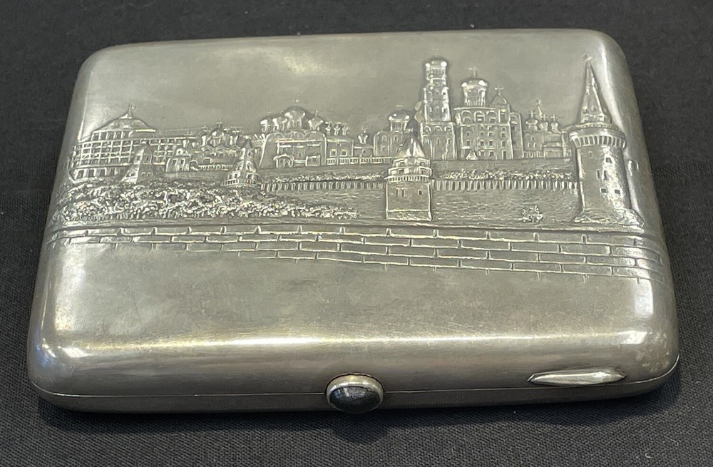 Fine Antique Russian Sterling Silver Cigar Case, Featuring Kremlin c. 1908-1928