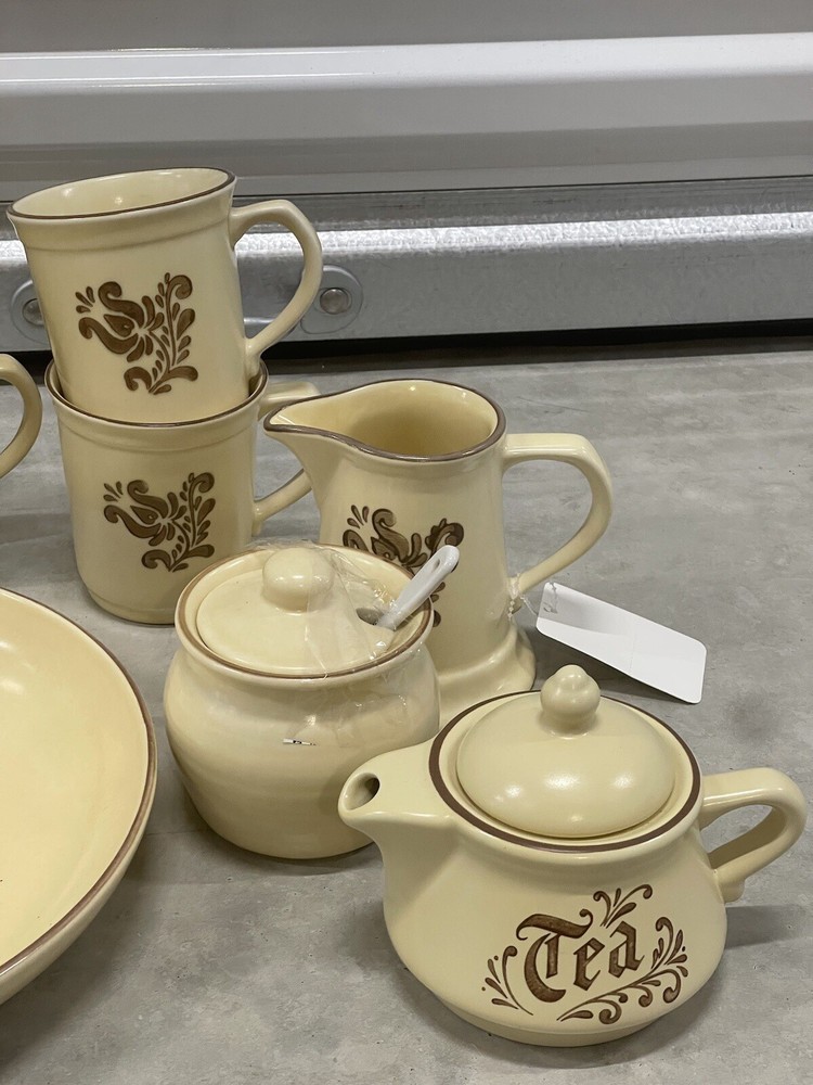 16 pc Pfaltzgraff Village Rustic Dinnerware Dish Set Tan Stoneware Plates Cups
