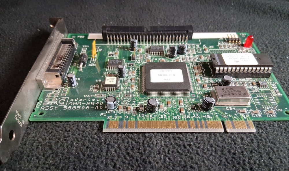 1993 Adaptec AHA-2940 Ultra SCSI Host Adapter Controller