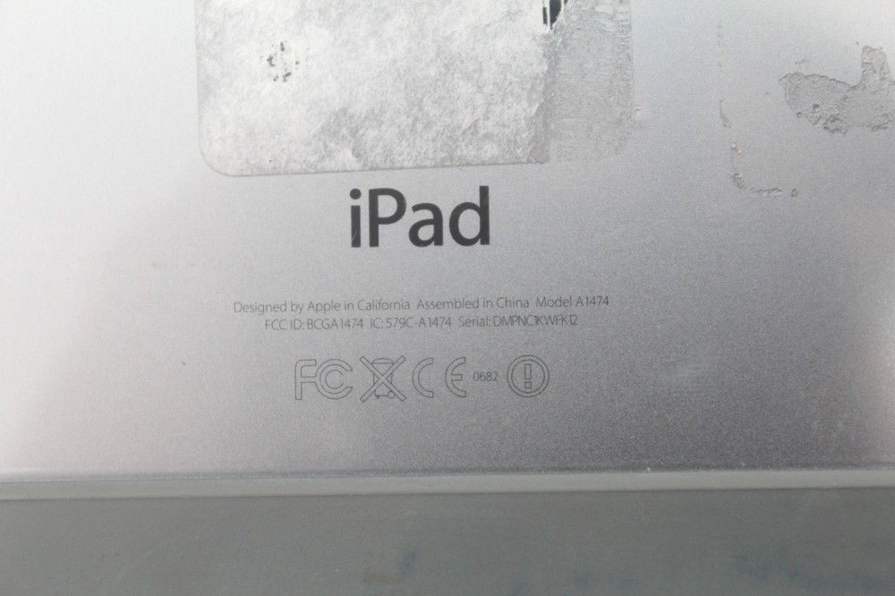 Apple iPad 1st Gen A1474 Silver With Cover Bundle #1Q-248 Locked