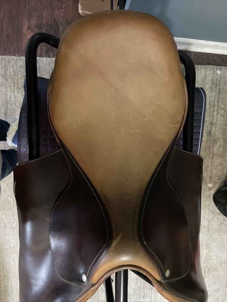 Butet Close Contact Saddle 17” - Needs Some TLC