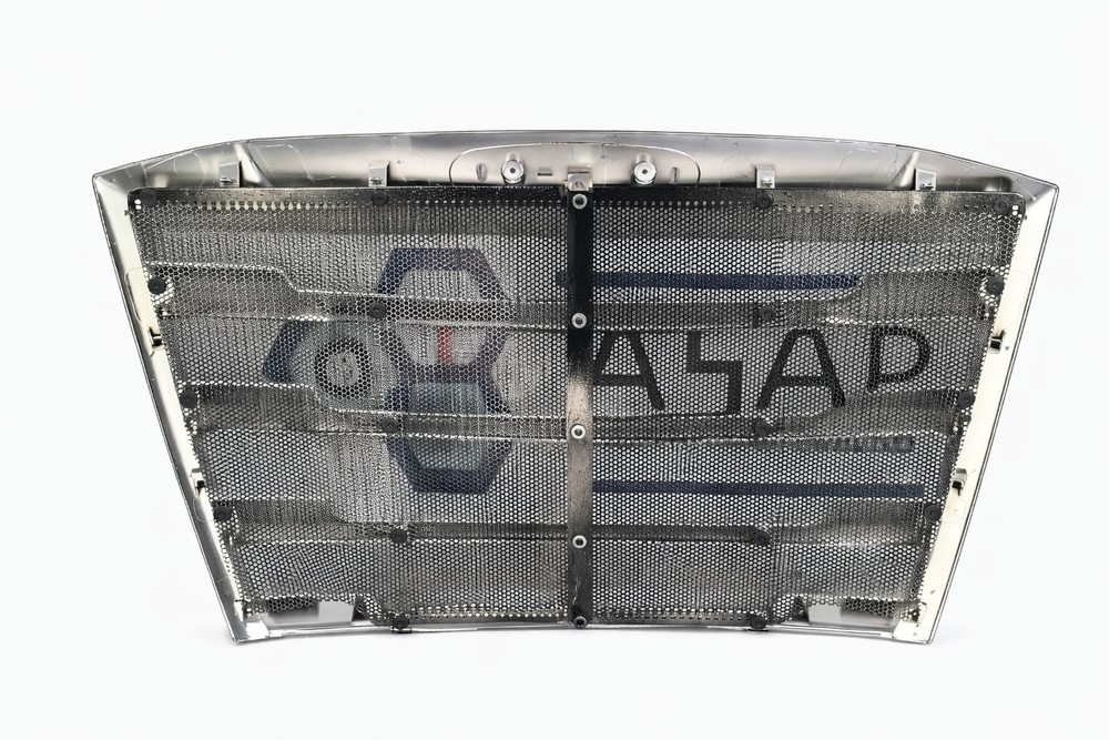 Freightliner Cascadia Front Grille Replacement