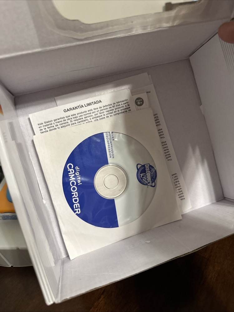 Discovery KSD5016 16 MB Camcorder - White