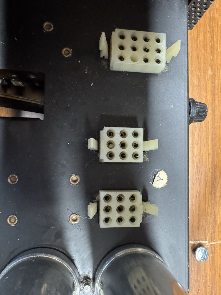 lowery solid state amplifier With Petal