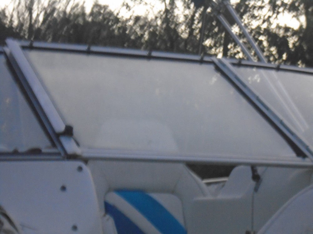 Splendor 240 SunStar Front Walk-Thru Windshield, This single piece only