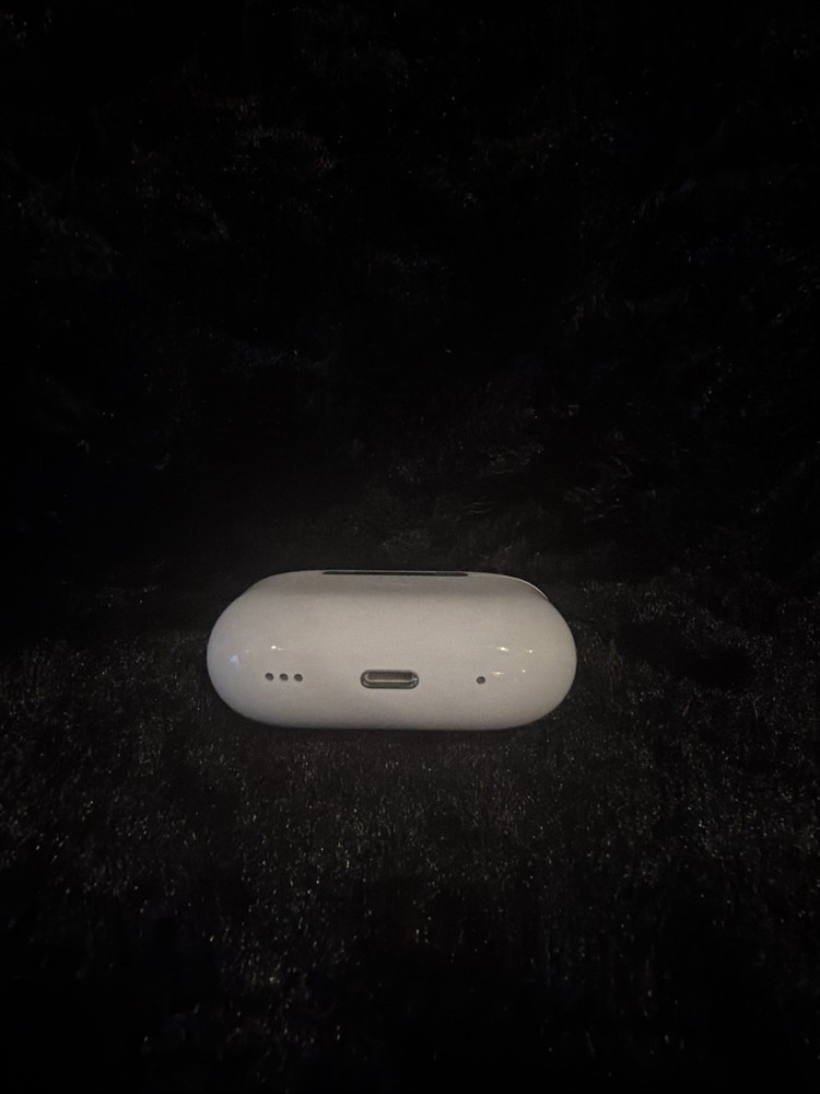 Apple AirPods Pro 2 Charging case A2700 (LIGHTNING CHARGING CASE)