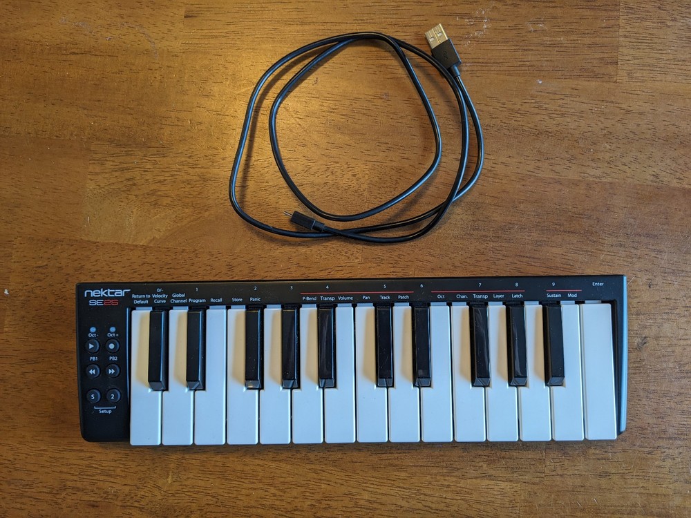 Nektar SE25 MIDI Keyboard Controller USB Wired 25 Mini Keys Portable Black