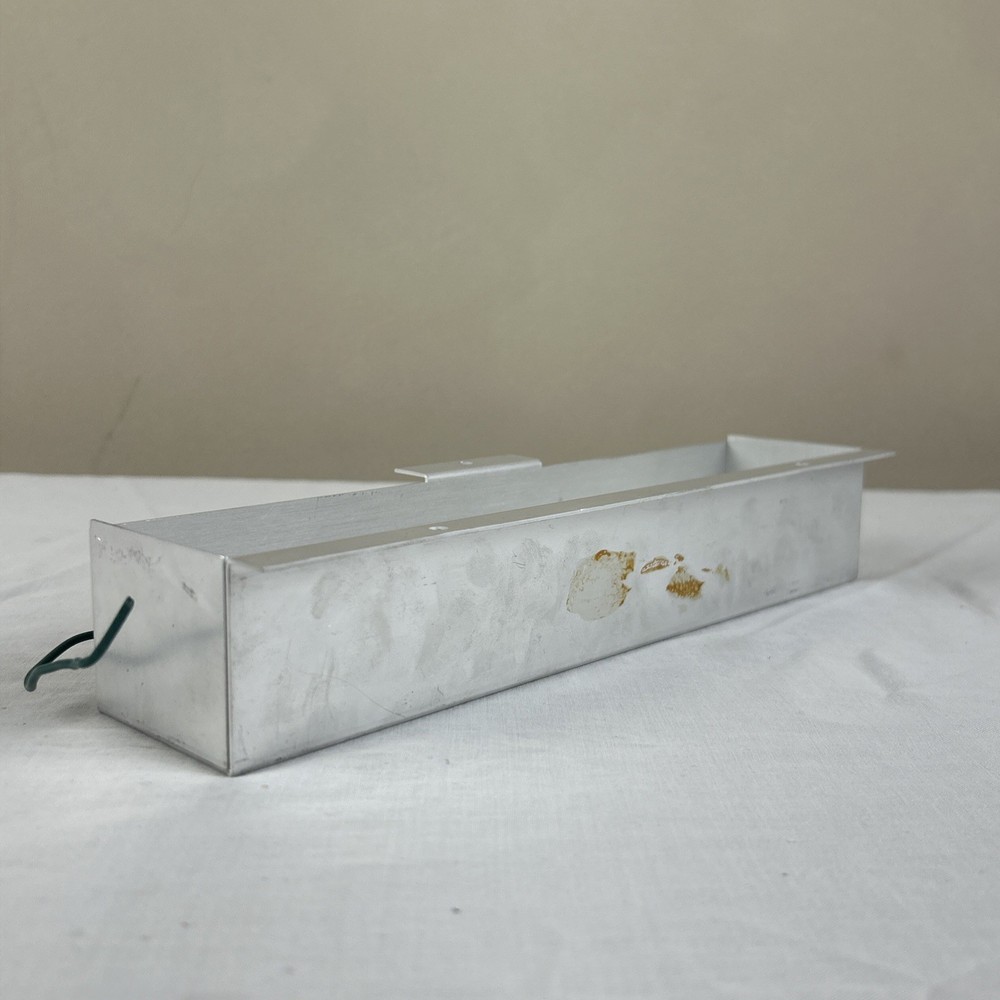 Bose 1801 Amplifier Backlight housing - Bulbs need to be replaced