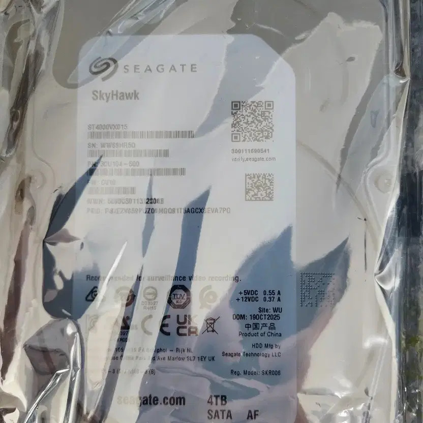 Seagate SkyHawk 4TB Unopened Hard Drive Official Sealed