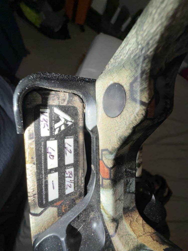 Athens Vista 35 Right Hand Compound Bow Loaded