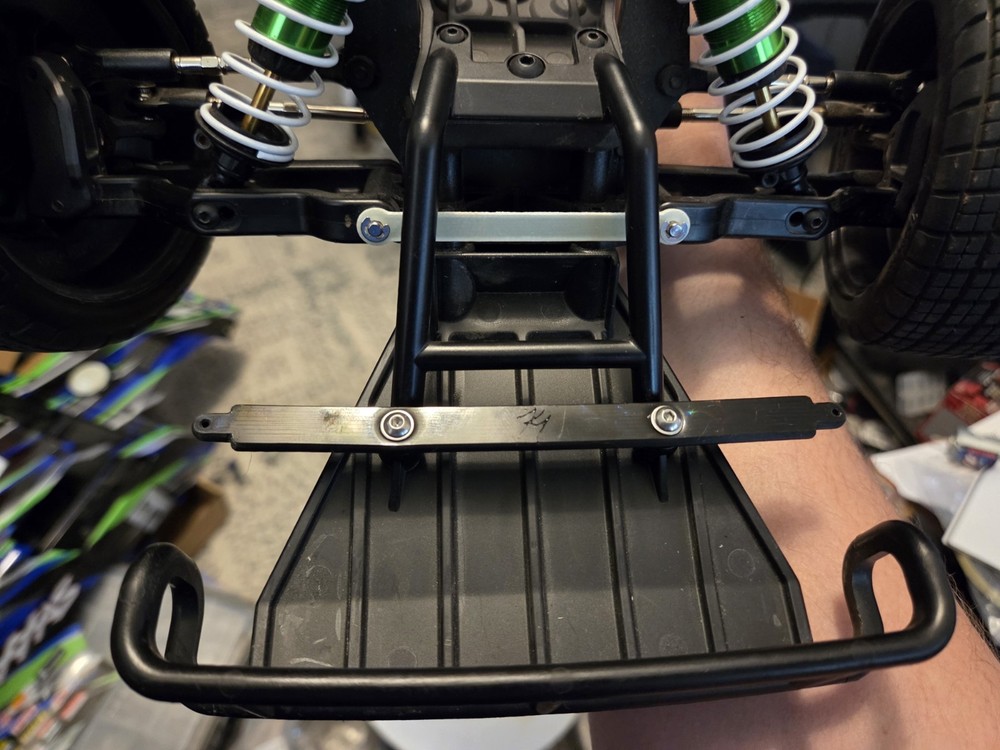 'Bullhorns' Nose Hold Down For Traxxas Modified