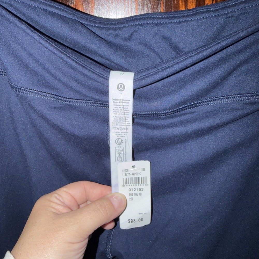 Lululemon navy leggings so 12 NWT