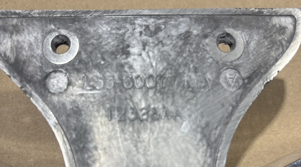 L53-6007 Peterbilt Hood Pull 389 388