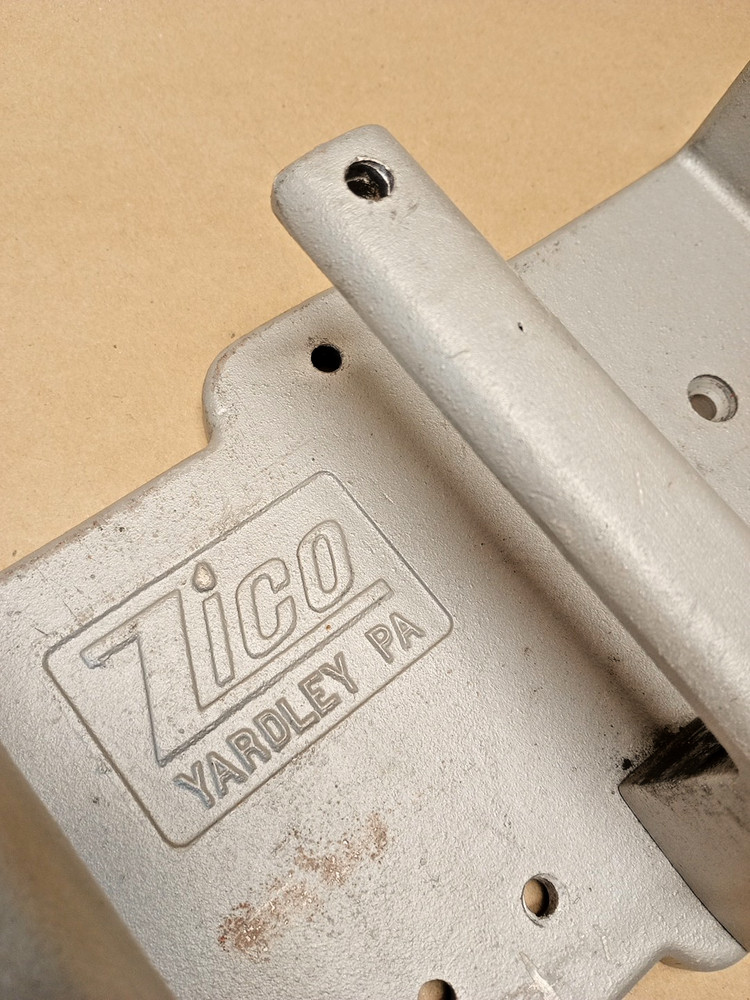 Zico Flat and Pick Head Axe Wall Mount Bracket Fire Fighting