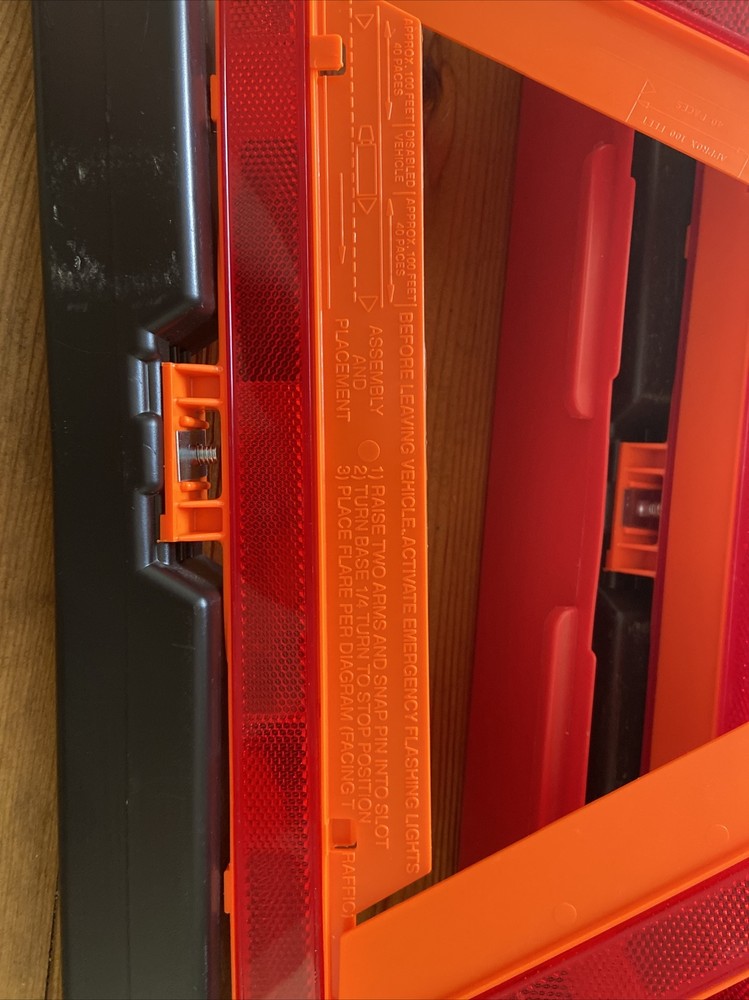 Warning Triangle Flare Kit