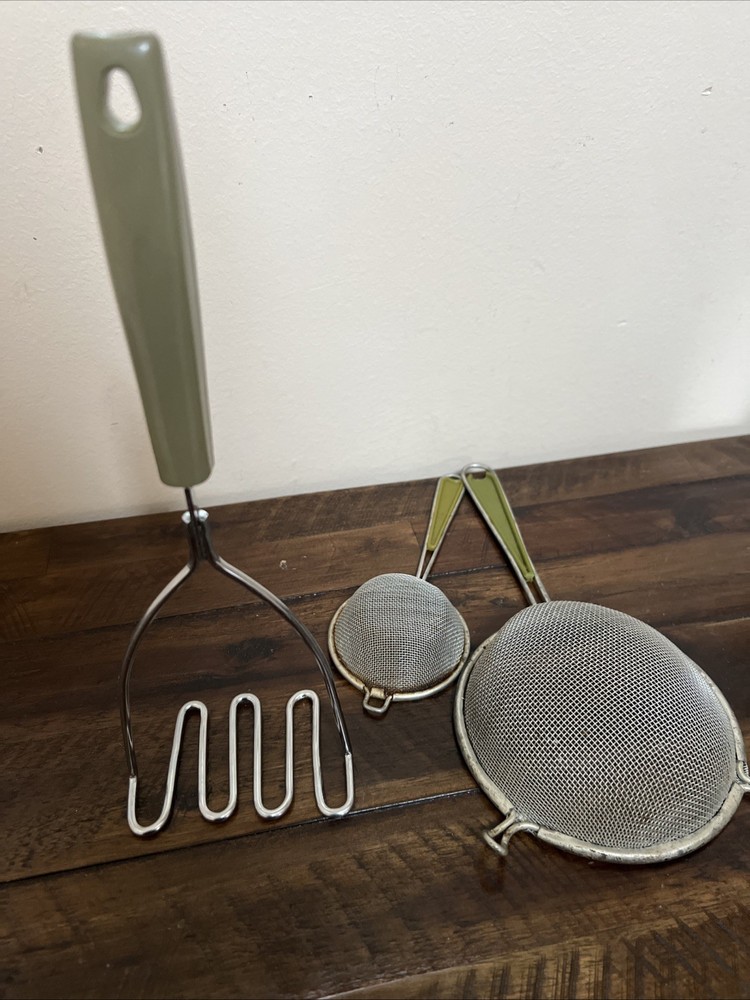 Vtg Avocado Green Kitchen Utensil Tools Masher Mesh Strainer