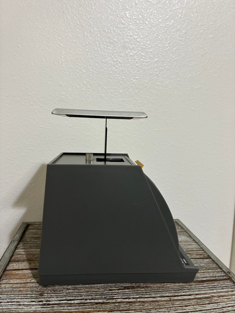 2002 US postage scale Pelouze Scale Co. Model X2