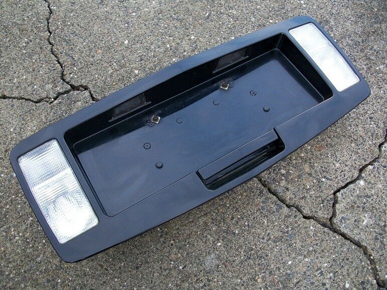 2004-2009 CADILLAC SRX TRUNK REAR FINISH PANEL LICENSE PLATE HOLDER