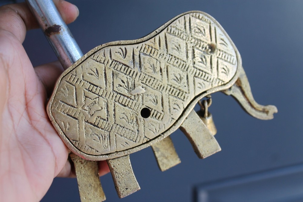 Unique Elephant Padlock Rare Heavy Brass working lock vintage old Large lock key