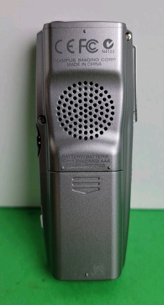 Olympus VN-960PC Handheld Digital Voice Recorder - Clean