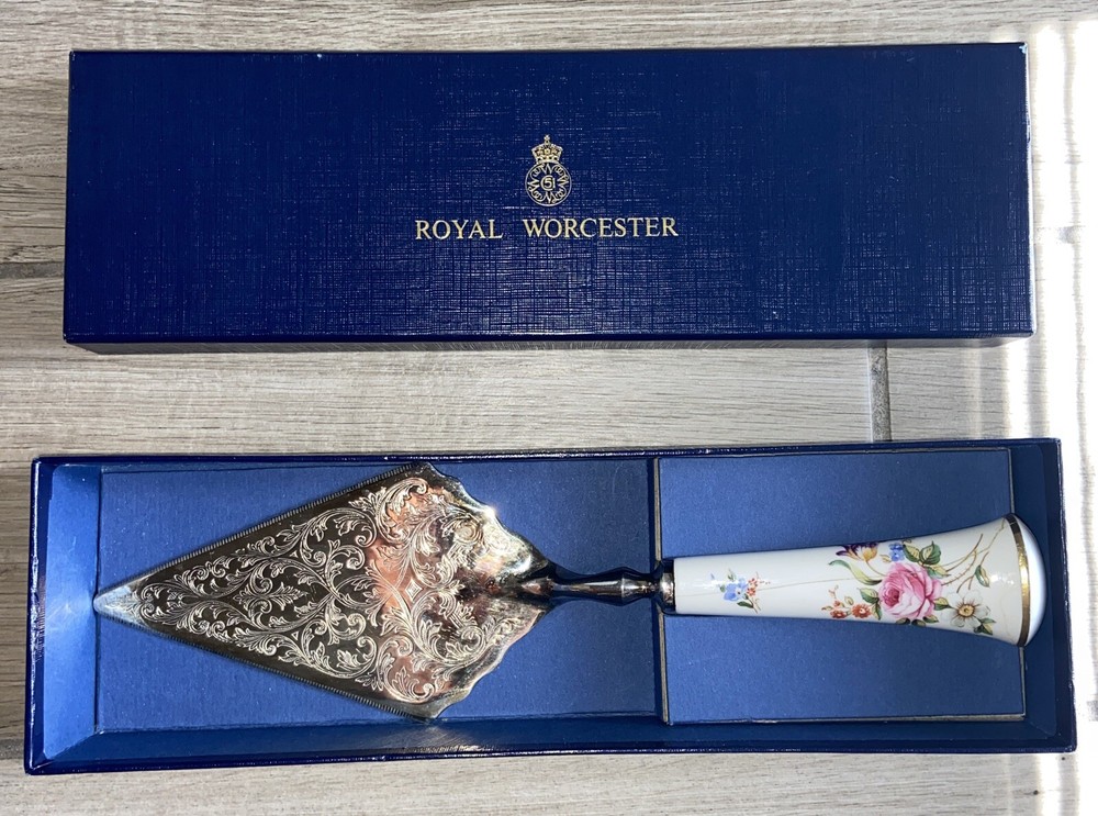 Royal Worcester Silver-Plated & Bone China Handle Cake Server