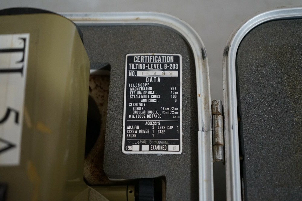 ^ Path Instruments Z Tilting Level B-203 #C548