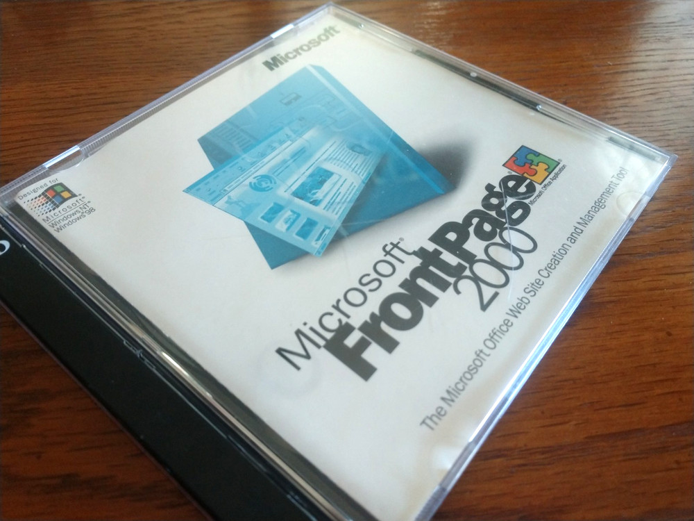 Microsoft FrontPage 2000 CD-ROM Upgrade w/ Product Key | Two CD Set